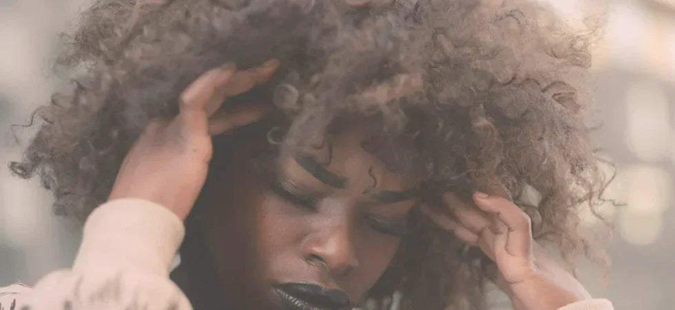 Perte de cheveux stress : Les causes, solutions et nos conseils